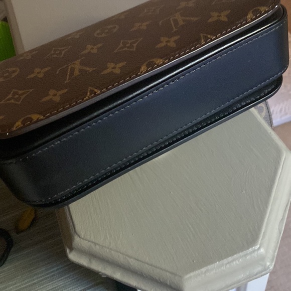 Louis Vuitton bag - Picture 9 of 17